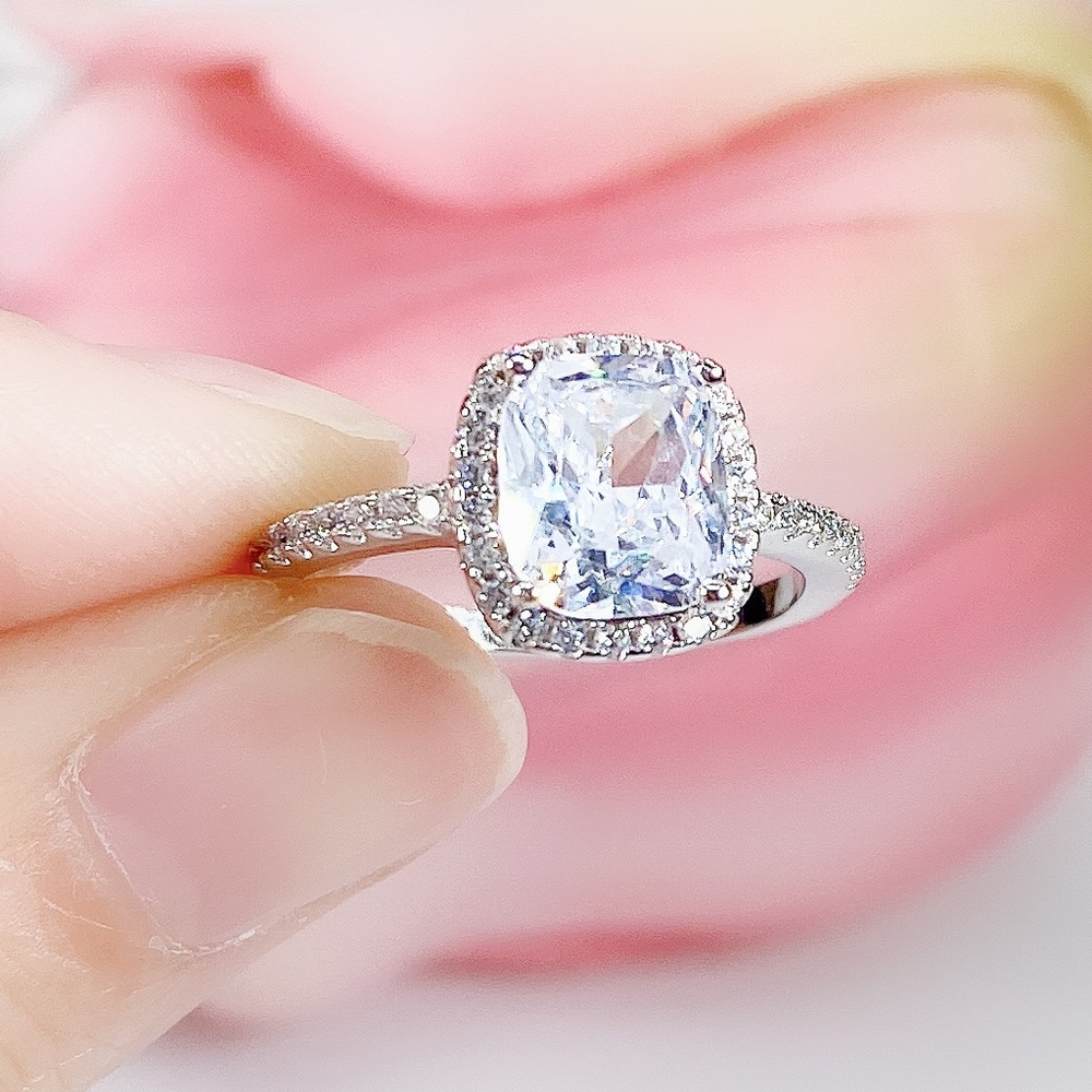 Silver Cushion cut engagement ring - Size 7 -SR000